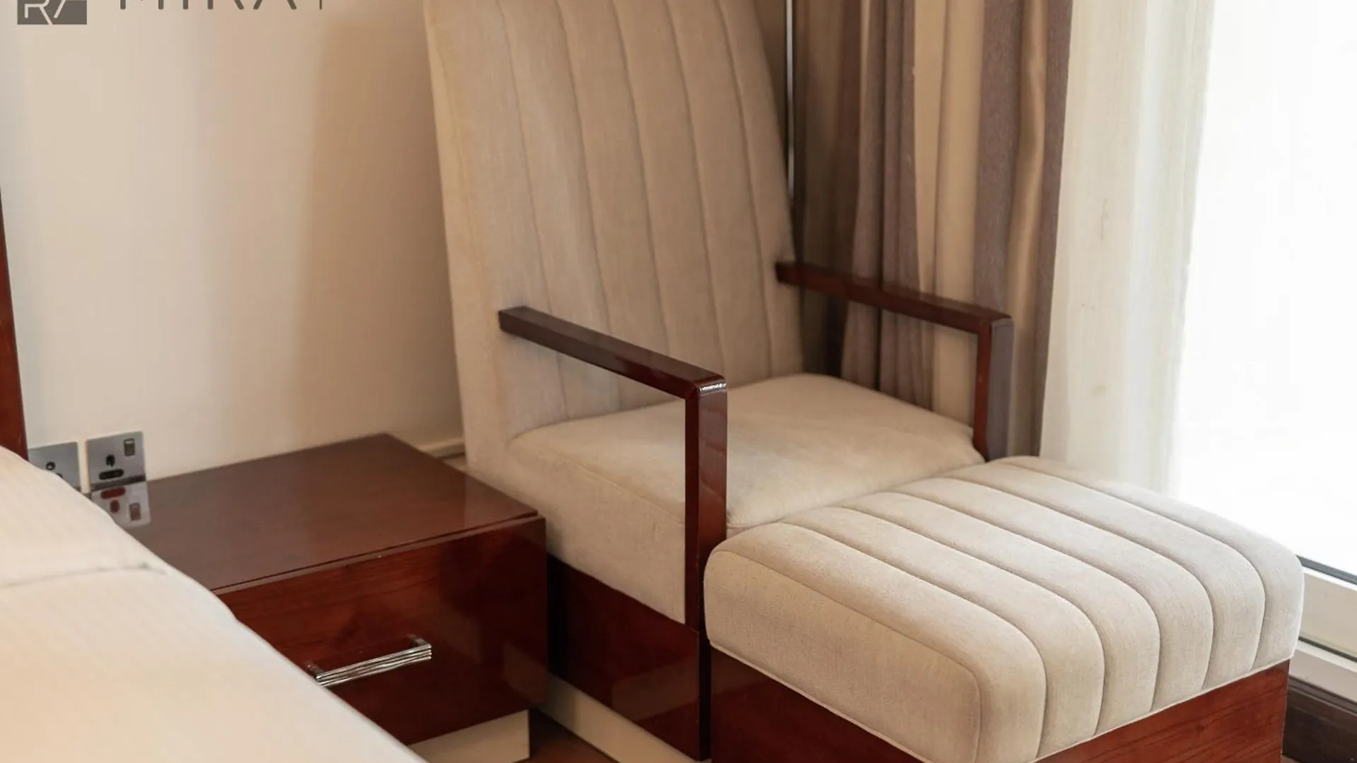 Apartment Mira Holiday Homes - Spacious 2 Bedroom With Patio In Palm Jumeirah Dubai
