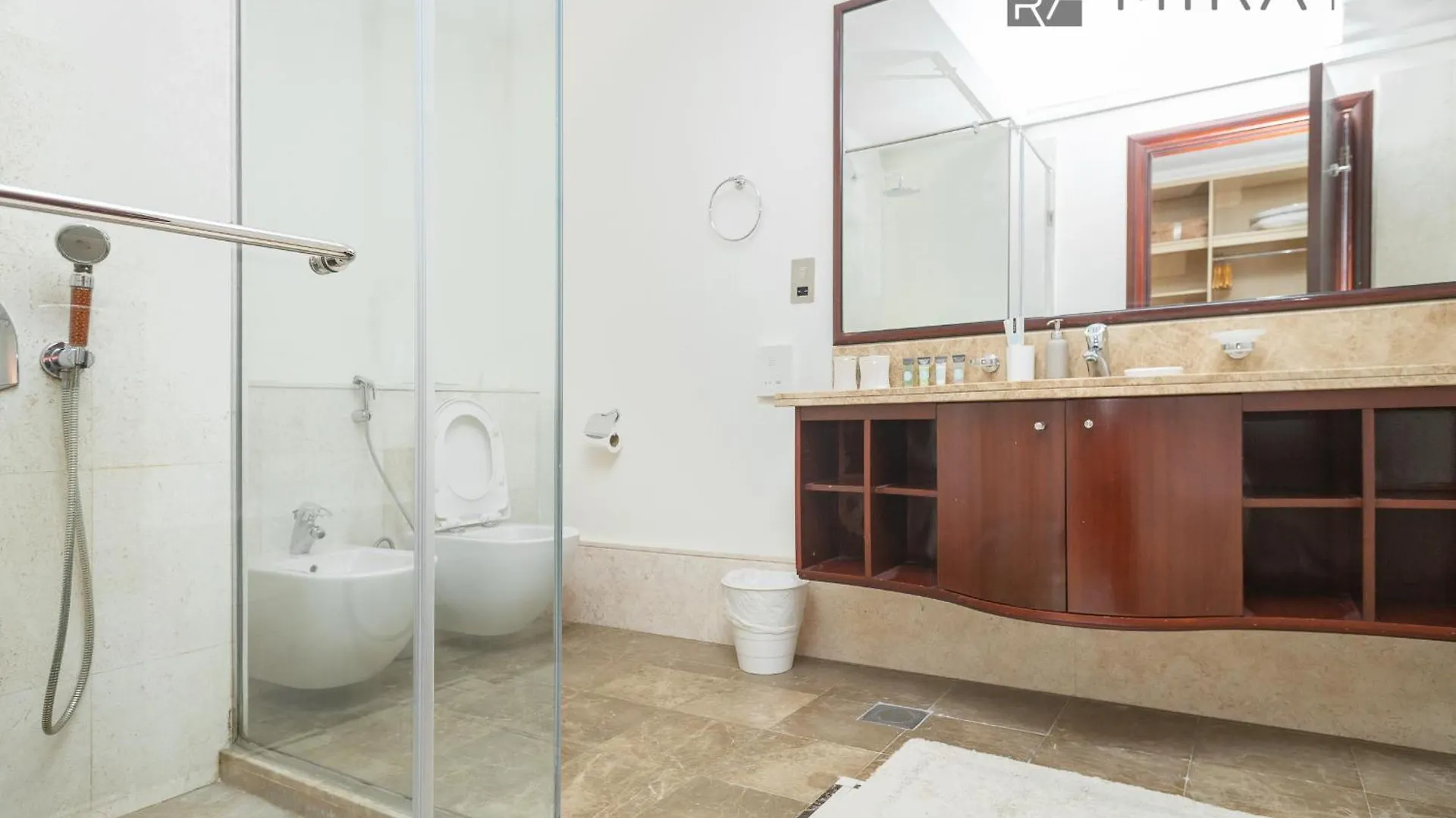 Mira Holiday Homes - Spacious 2 Bedroom With Patio In Palm Jumeirah Dubai Apartment