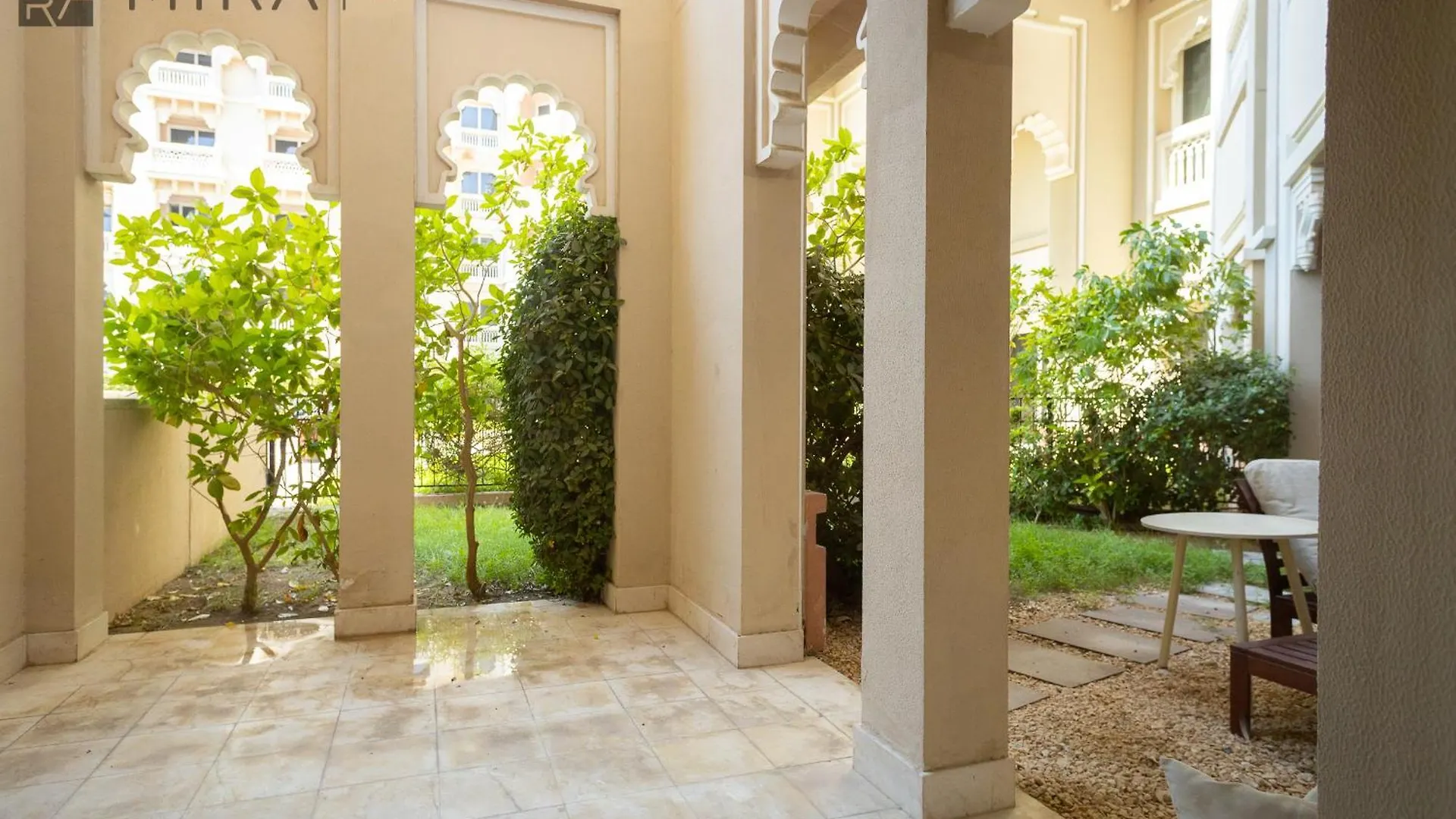 Mira Holiday Homes - Spacious 2 Bedroom With Patio In Palm Jumeirah Dubai Apartment