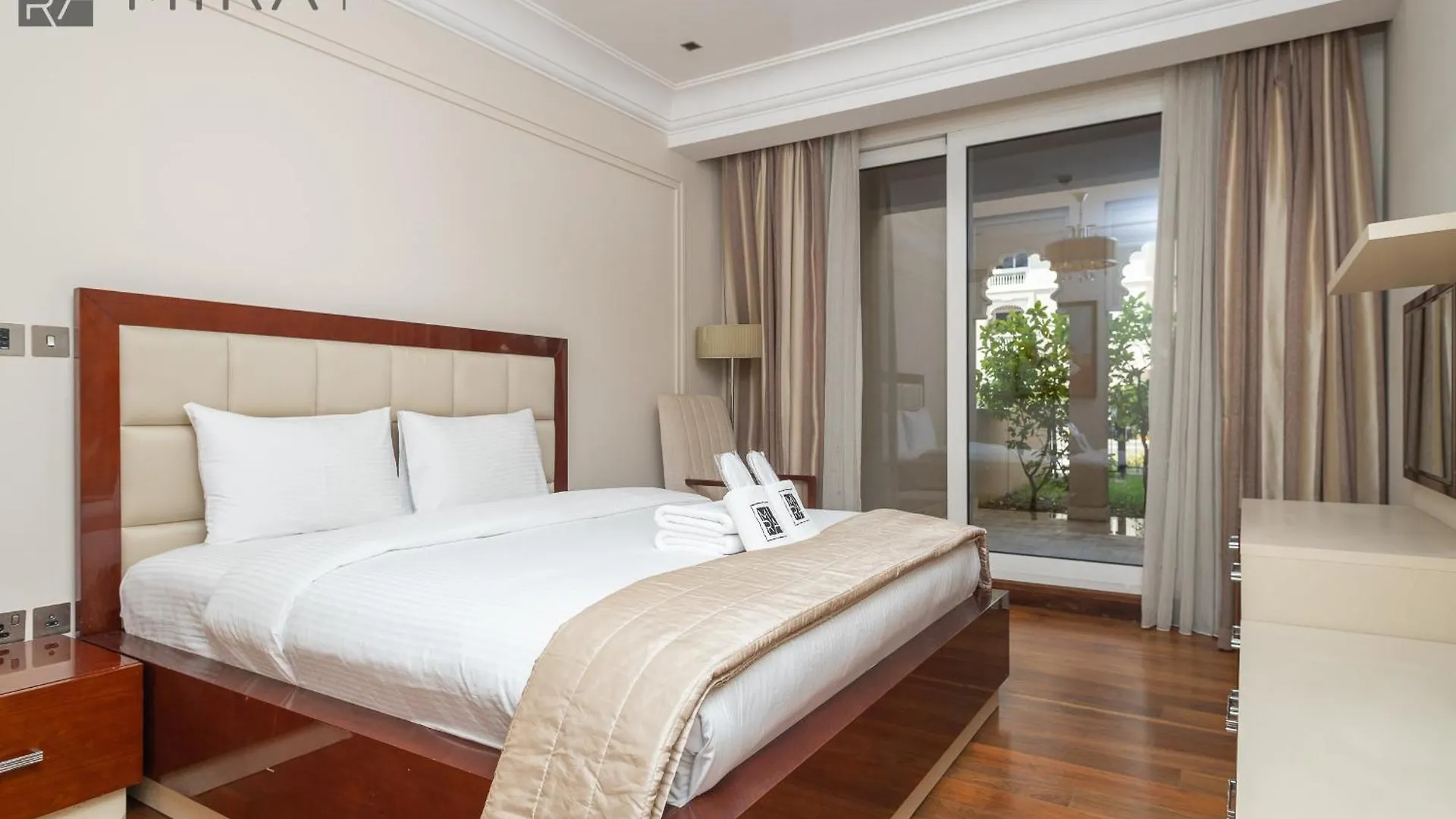 Mira Holiday Homes - Spacious 2 Bedroom With Patio In Palm Jumeirah Dubai Apartment